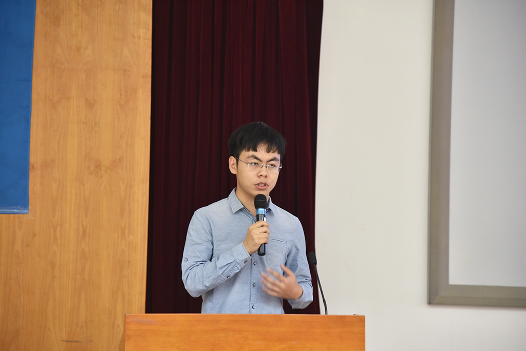 新生代表孙引同学发言